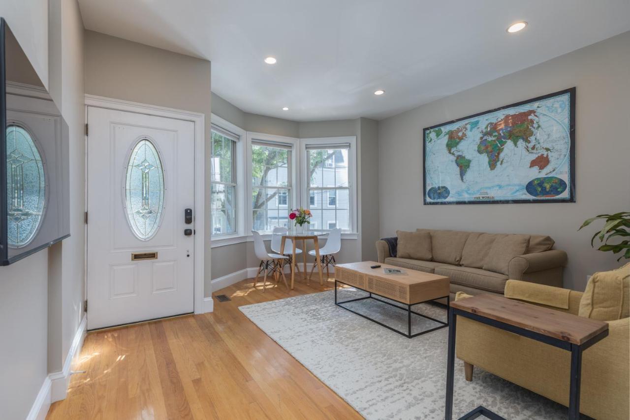 Sunny Convenient Home W/ Private Patio! Easy Walk To Everything! Boston Exteriör bild