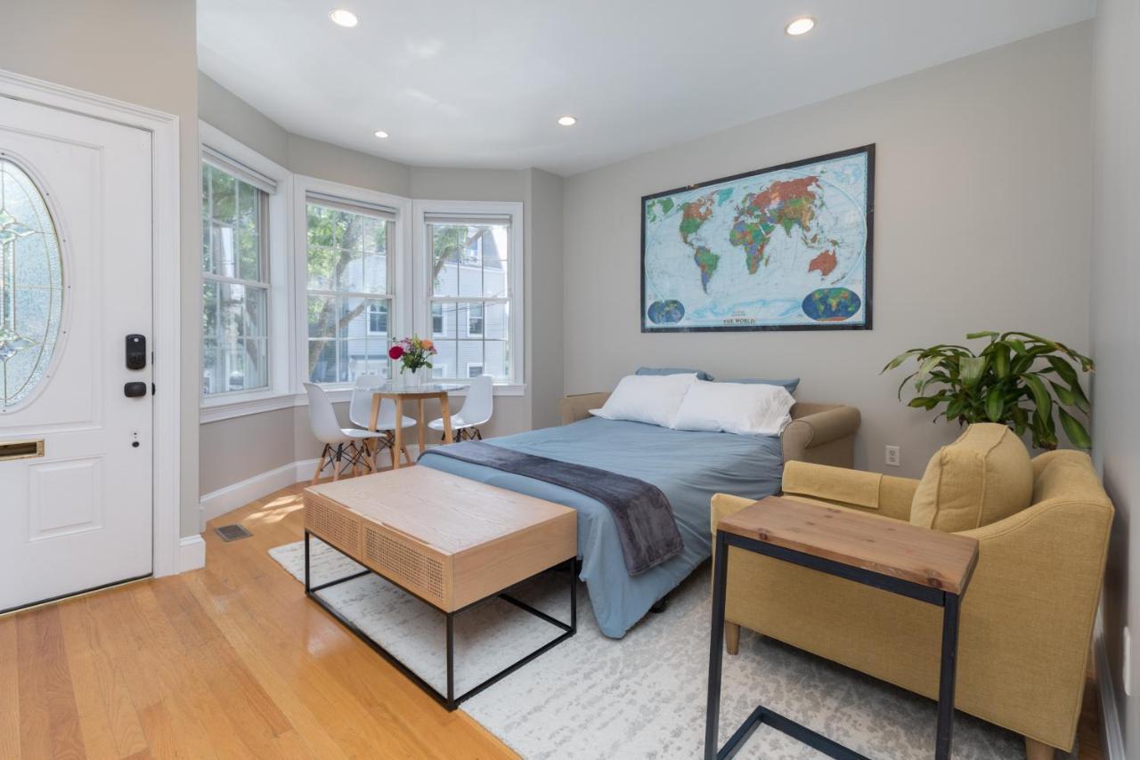 Sunny Convenient Home W/ Private Patio! Easy Walk To Everything! Boston Exteriör bild